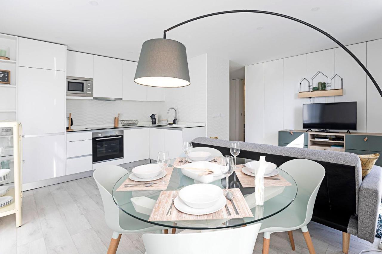 Stylish Flat W/ Gym & Parking By Lovelystay Porto Eksteriør bilde