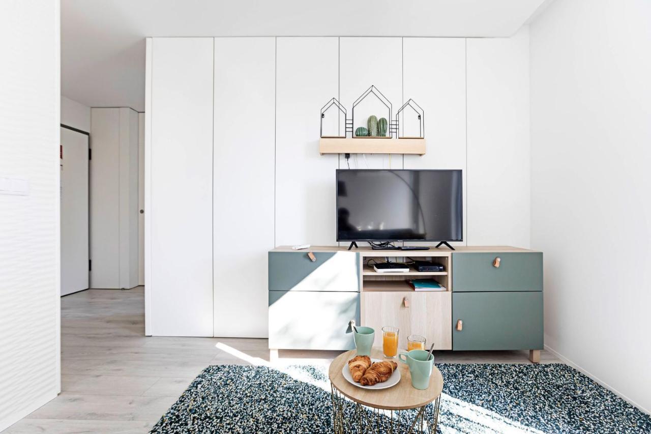 Stylish Flat W/ Gym & Parking By Lovelystay Porto Eksteriør bilde