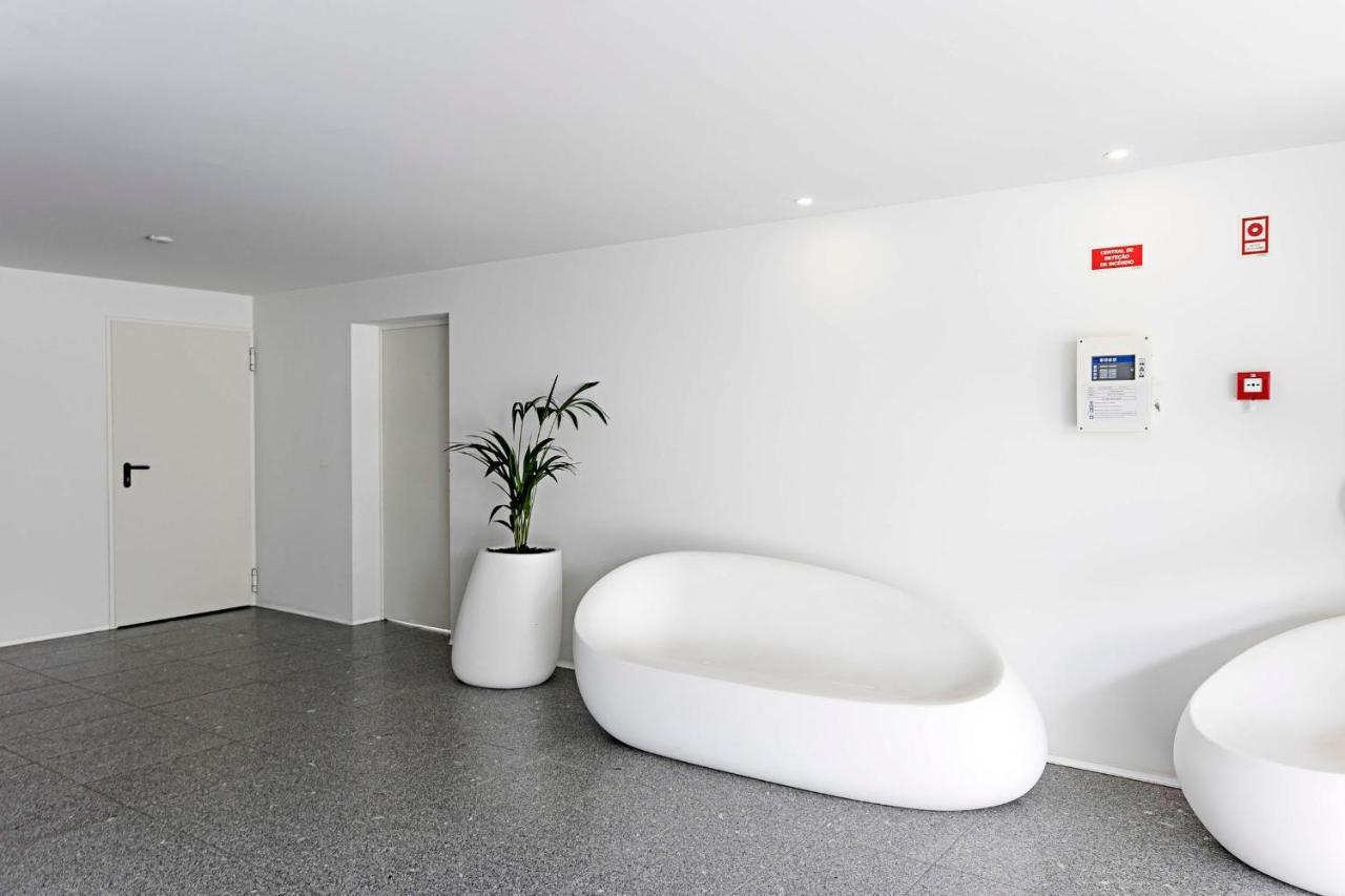 Stylish Flat W/ Gym & Parking By Lovelystay Porto Eksteriør bilde