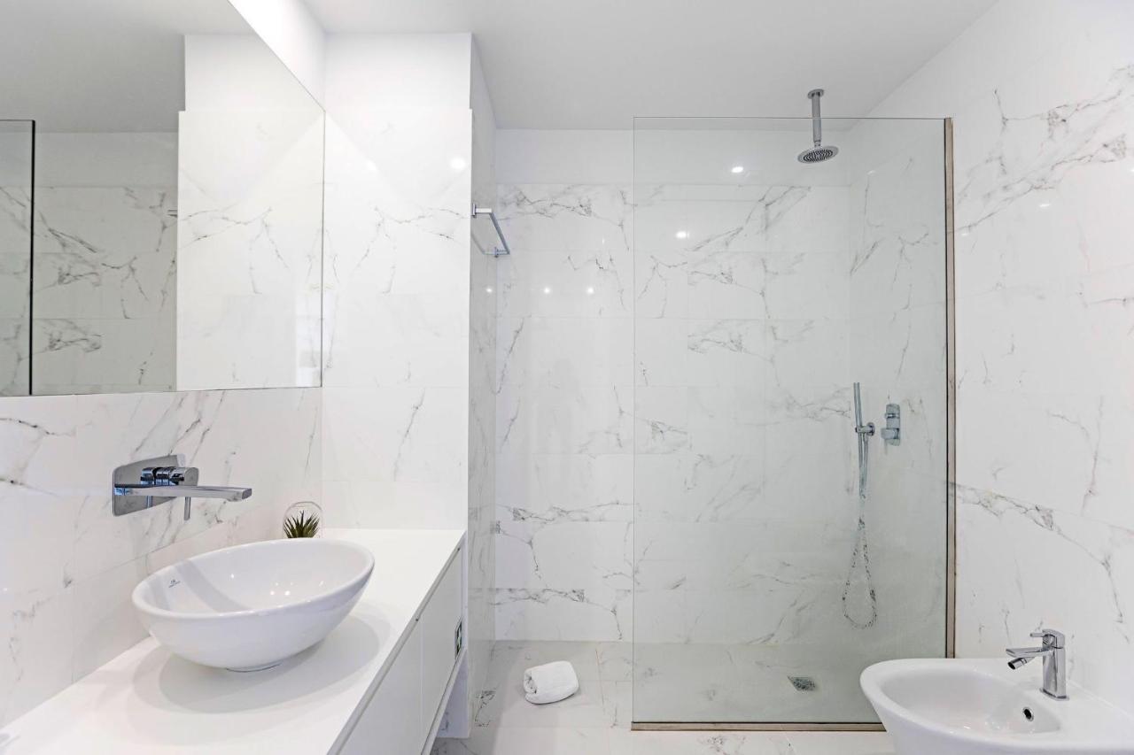 Stylish Flat W/ Gym & Parking By Lovelystay Porto Eksteriør bilde