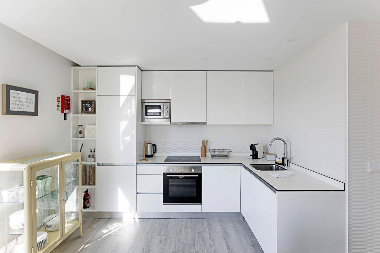 Stylish Flat W/ Gym & Parking By Lovelystay Porto Eksteriør bilde