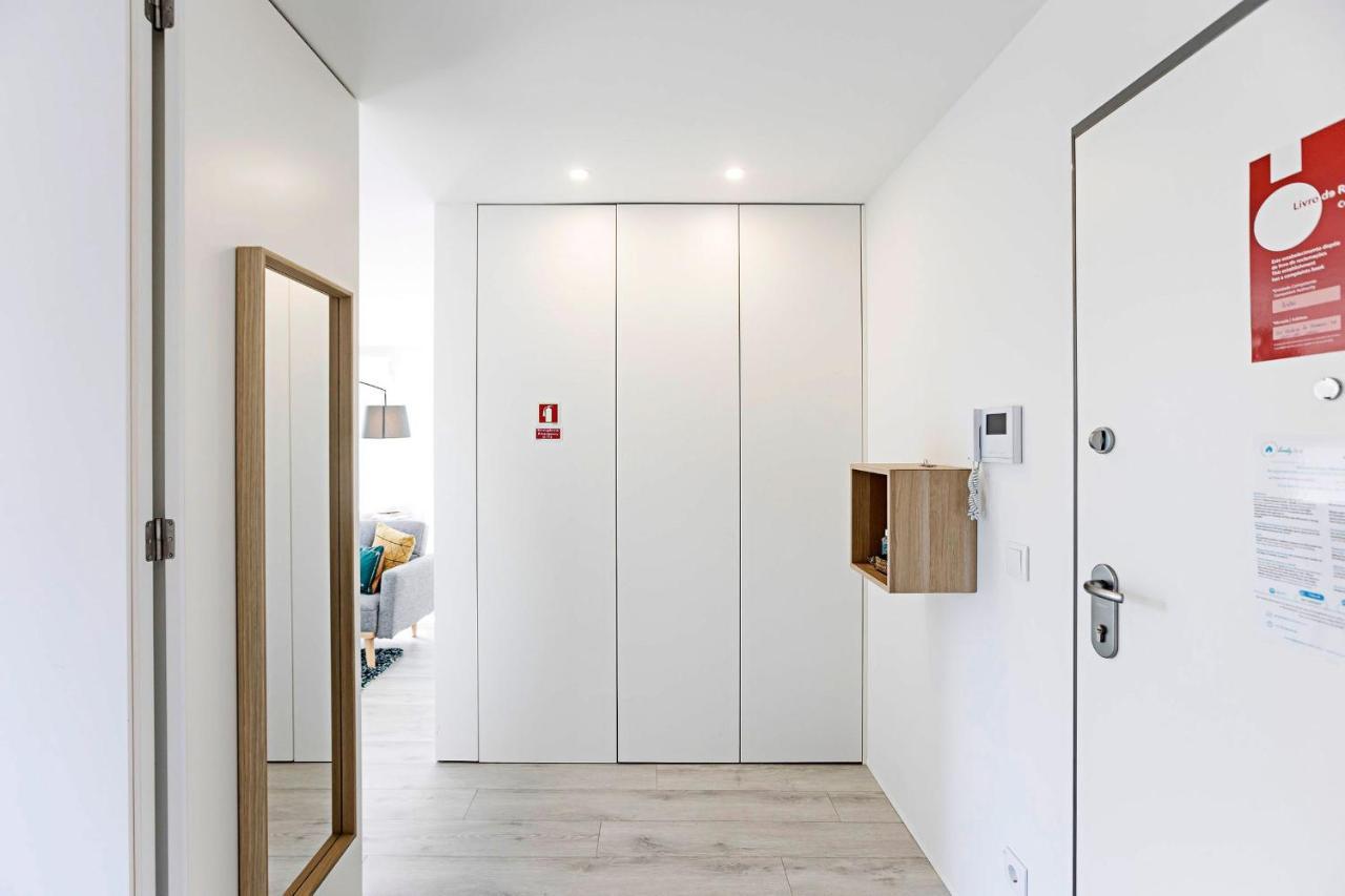 Stylish Flat W/ Gym & Parking By Lovelystay Porto Eksteriør bilde